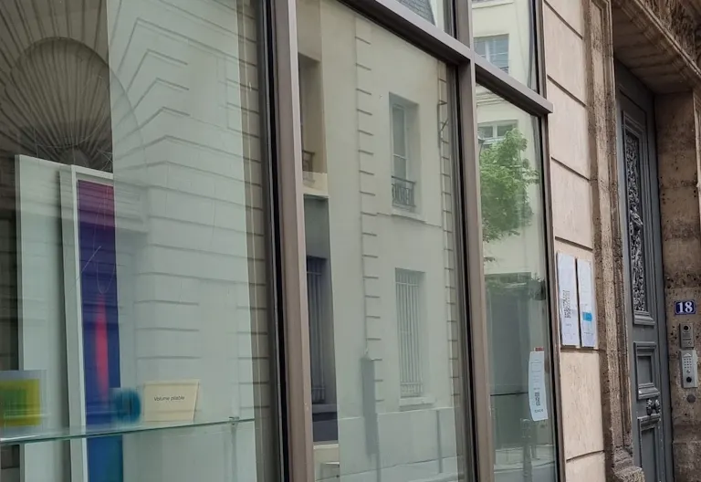 Espace-Galerie unique dans Le Marais - Image 2