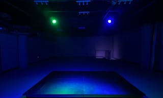 2 floor Big white open space with lights - Image 5