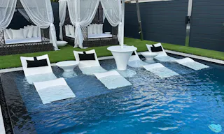 West Kendal Home with resort style infinity pool. - Image 5