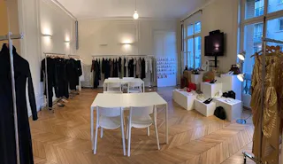 Gorgeous Showroom in Champs-�lys�es - Image 16