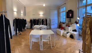 Gorgeous Showroom in Champs-�lys�es - Image 16