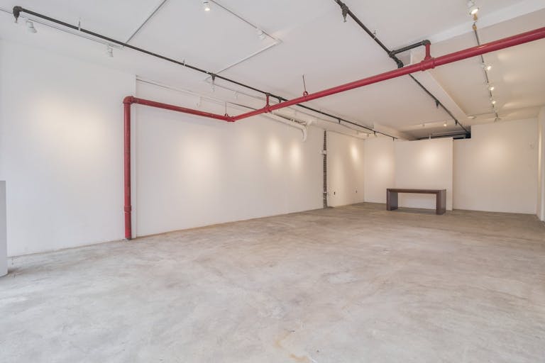 Charming Bowery Gallery - Image 4