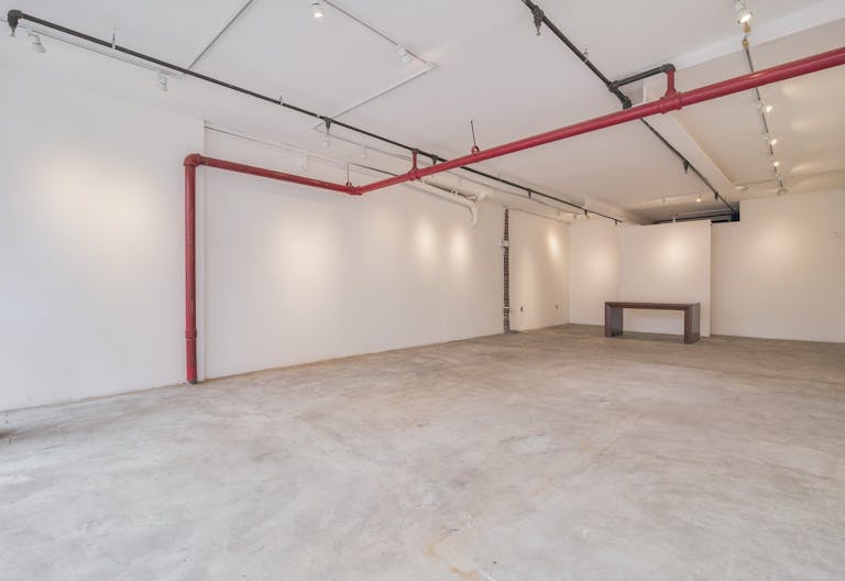 Charming Bowery Gallery - Image 4