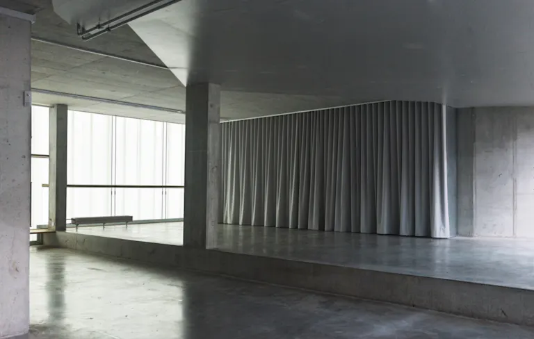 ANTIspace: 460sqm Rooftop Brutalism at Rosenthaler Platz - Image 4
