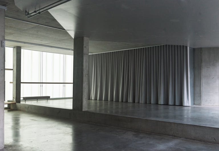 ANTIspace: 460sqm Rooftop Brutalism at Rosenthaler Platz - Image 4