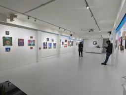 Gloss White Gallery Space on Fairfax Ave - Image 9