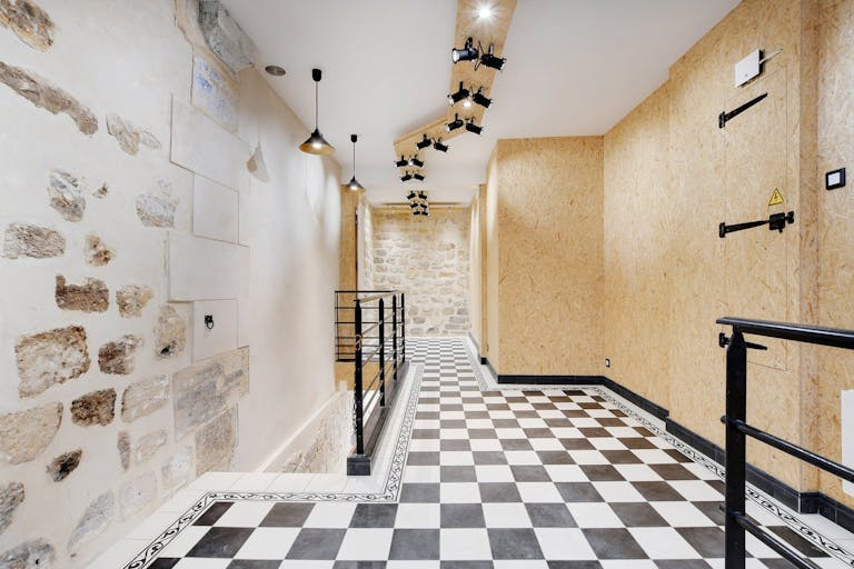 Boutique For Rent Paris Etienne Marcel - Ideal Pop-Up Store / Art Exhibition - Image 4