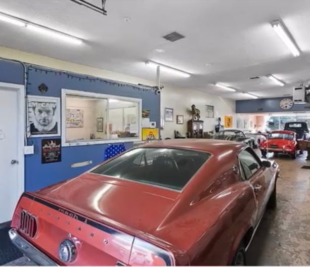 Flexible 4,000 SF Warehouse in La Habra, Near LA & OC, Ideal for Events or Storage - Image 2