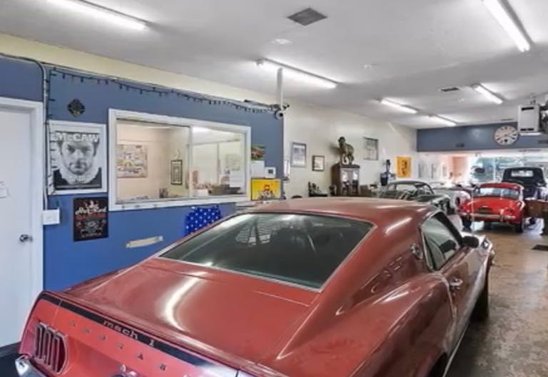 Flexible 4,000 SF Warehouse in La Habra, Near LA & OC, Ideal for Events or Storage - Image 2