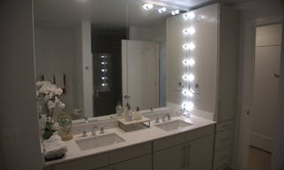 Luxury Loft with Natural Lighting Available for Small Intimate Parties - Image 4