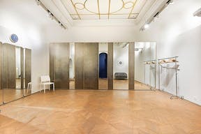 Chic Boutique in the downtown of Toulouse - Image 2