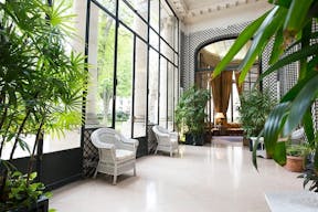 Unique Space in the Heart of 8th District - Image 6