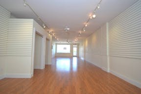 Perfect Retail Space in the Heart of East Hampton - Image 1