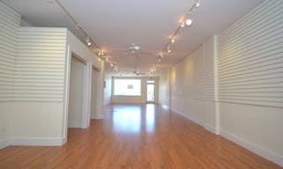Perfect Retail Space in the Heart of East Hampton - Image 1