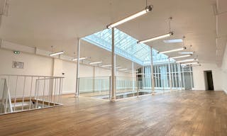 Loft industriel avec verrière zénithale - Image 6