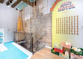 Pop Up Boutique on Rue Ferdinand Duval - Image 13