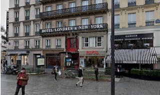 Boutique Shop Prime Location Place du Havre - Image 1