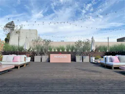 Beautiful 3-Story Space on Melrose - Image 8