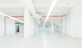 White-Box Space in Midtown - Image 4