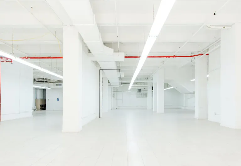White-Box Space in Midtown - Image 4