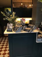 Living Room - Image 12