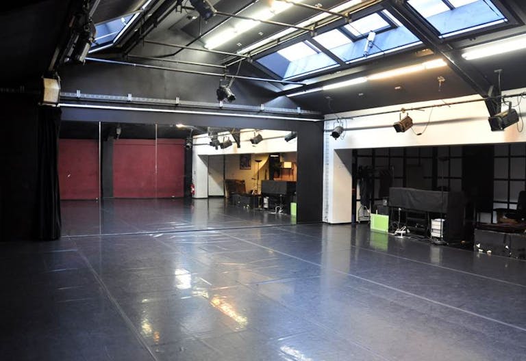 Un Show-room parisien pour l'été 2024 hors zone réglementée - Image 0