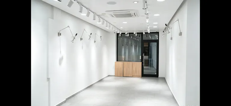 Boutique 45m2 -Haut Marais- Pop-up Store / Showroom - Image 1
