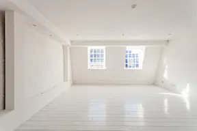 Exclusive Townhouse Rental in the Heart of London - Image 10