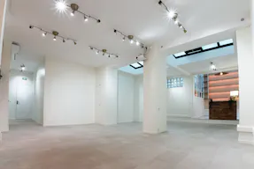 Stylish Modular Venue in the Heart of Le Marais - Image 2