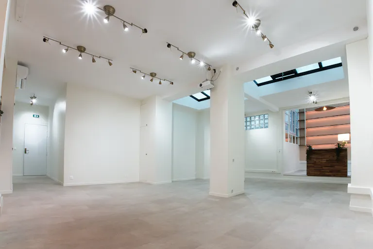 Stylish Modular Venue in the Heart of Le Marais - Image 2
