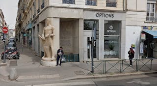 Corner Boutique - Busy Environment - Lyon 2nd - Image 2