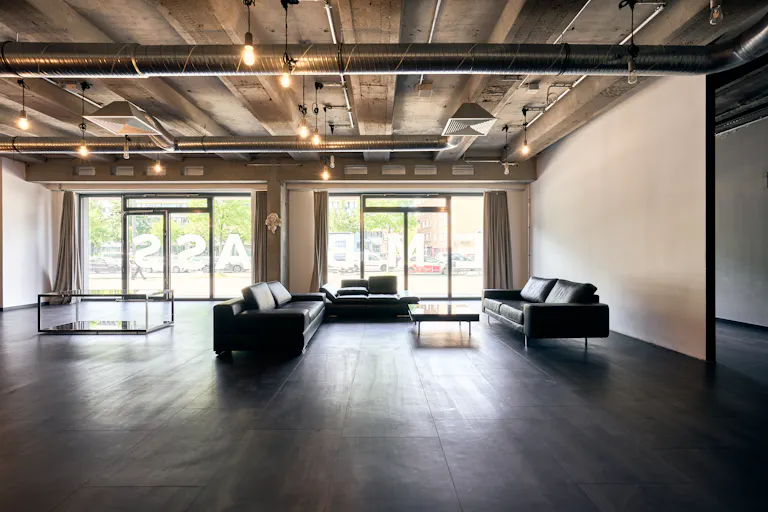 Large Retail & Experience Floor Near Alexanderplatz - Image 1