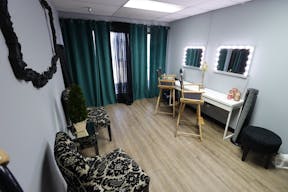 Miami Photo/Video Studio with Cyc Wall and Kitchen - Image 7