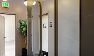 Beautiful Warehouse in South Park - Image 12