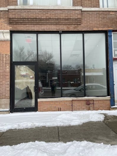Blank canvas store front/creative space - Image 1
