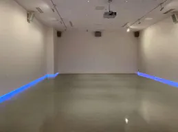 400m2 Showroom - Image 19