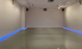 400m2 Showroom - Image 19