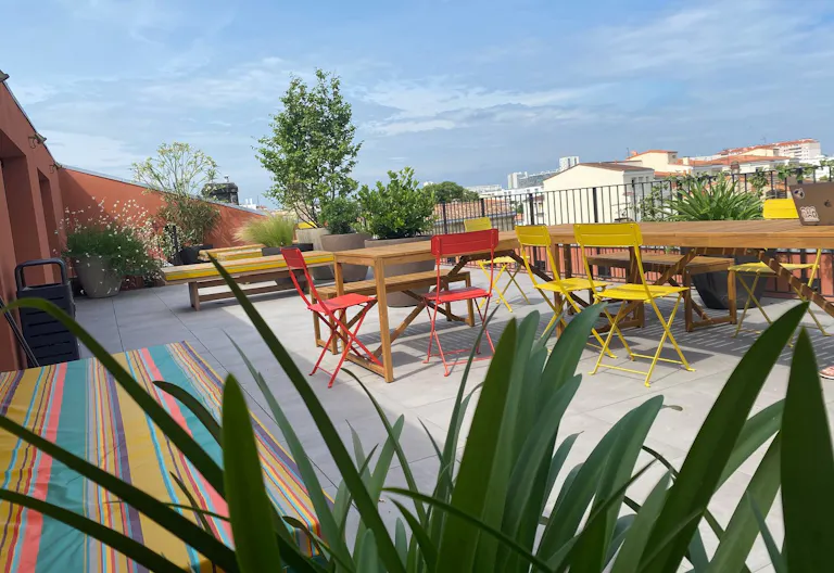 Bureau privatif et acc�s aux communs dans un immeuble d'architecte, au coeur des Chartrons � Bordeaux - 17M2 - Image 4