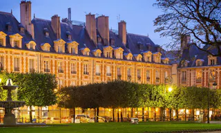 BOUTIQUE MARAIS ICONIC PLACE DES VOSGES - - Image 24