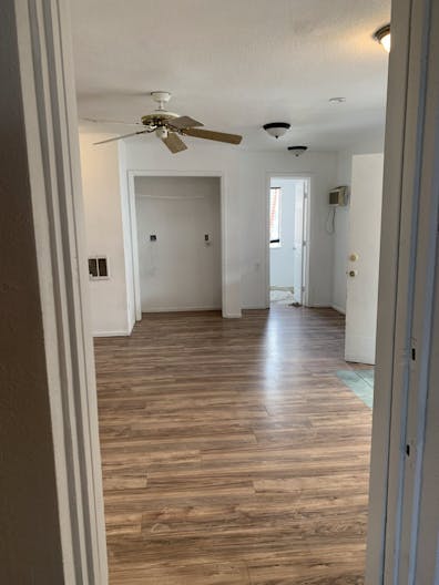 Office/Art Studio/Construction Yard/ - Image 1