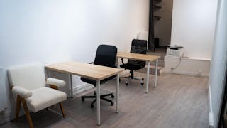 Adresse d’Exception : Espace Polyvalent au Pied de la Tour Eiffel (Pop UP, Bureaux, Séminaire, Galeries D'art) - Image 3