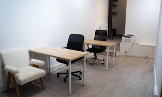 Adresse d’Exception : Espace Polyvalent au Pied de la Tour Eiffel (Pop UP, Bureaux, Séminaire, Galeries D'art) - Image 3