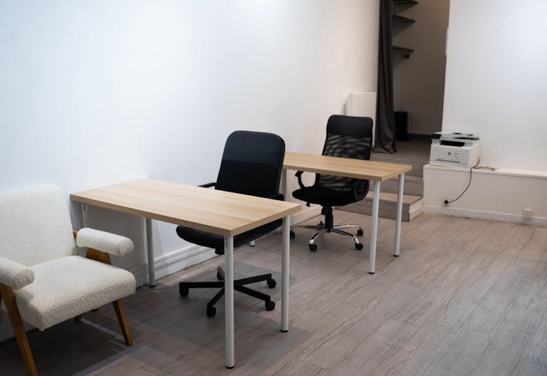 Adresse d’Exception : Espace Polyvalent au Pied de la Tour Eiffel (Pop UP, Bureaux, Séminaire, Galeries D'art) - Image 3