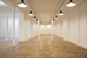 Premium Space In R�publique - Image 14