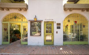 Creative Oasis w/ Loft, Arch Window & Golden Light - Image 8