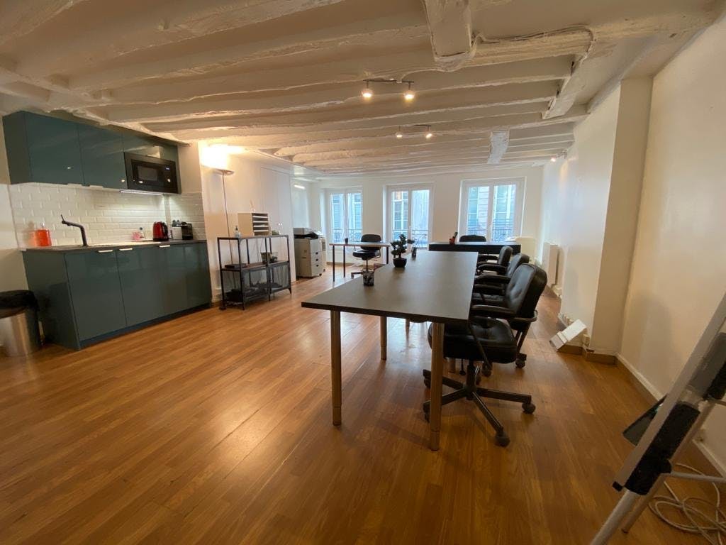 52 Square Meter Office Space on Rue Poissonniere, Paris