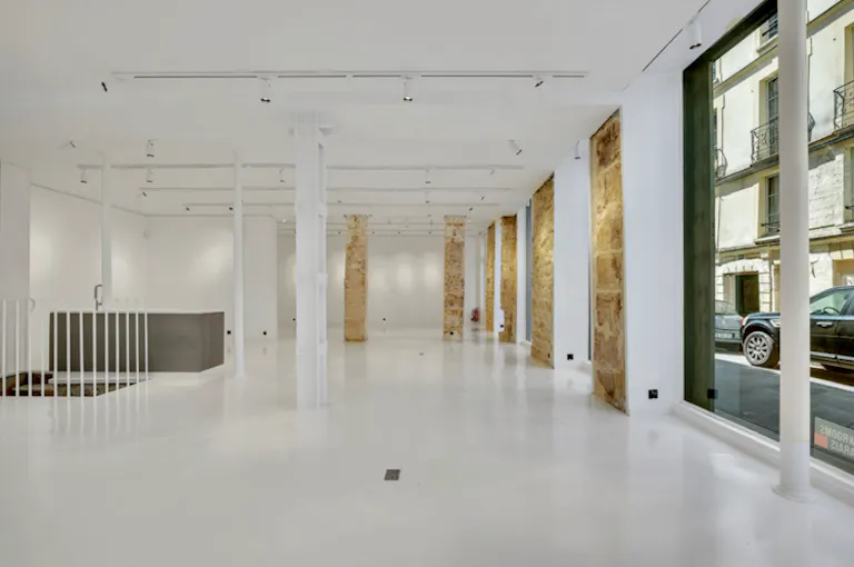 Beautiful Pop Up Boutique in Le Marais - Image 3