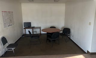 Large Commercial lot with 1800 sq ft Office space - Image 2
