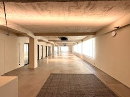 First floor multifunctional showroom and event space in the heart of Porta Venezia, Milan - Image 17