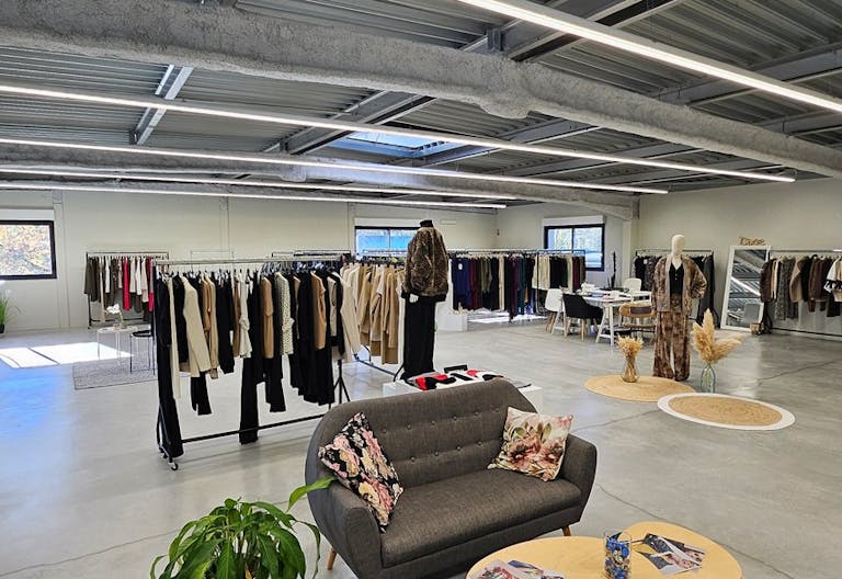 Toulouse Showroom - Image 0